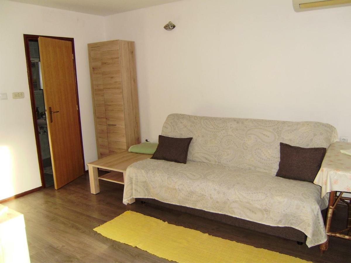 Apartment Carmen Cavle Bagian luar foto