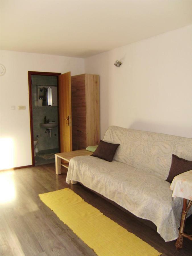 Apartment Carmen Cavle Bagian luar foto