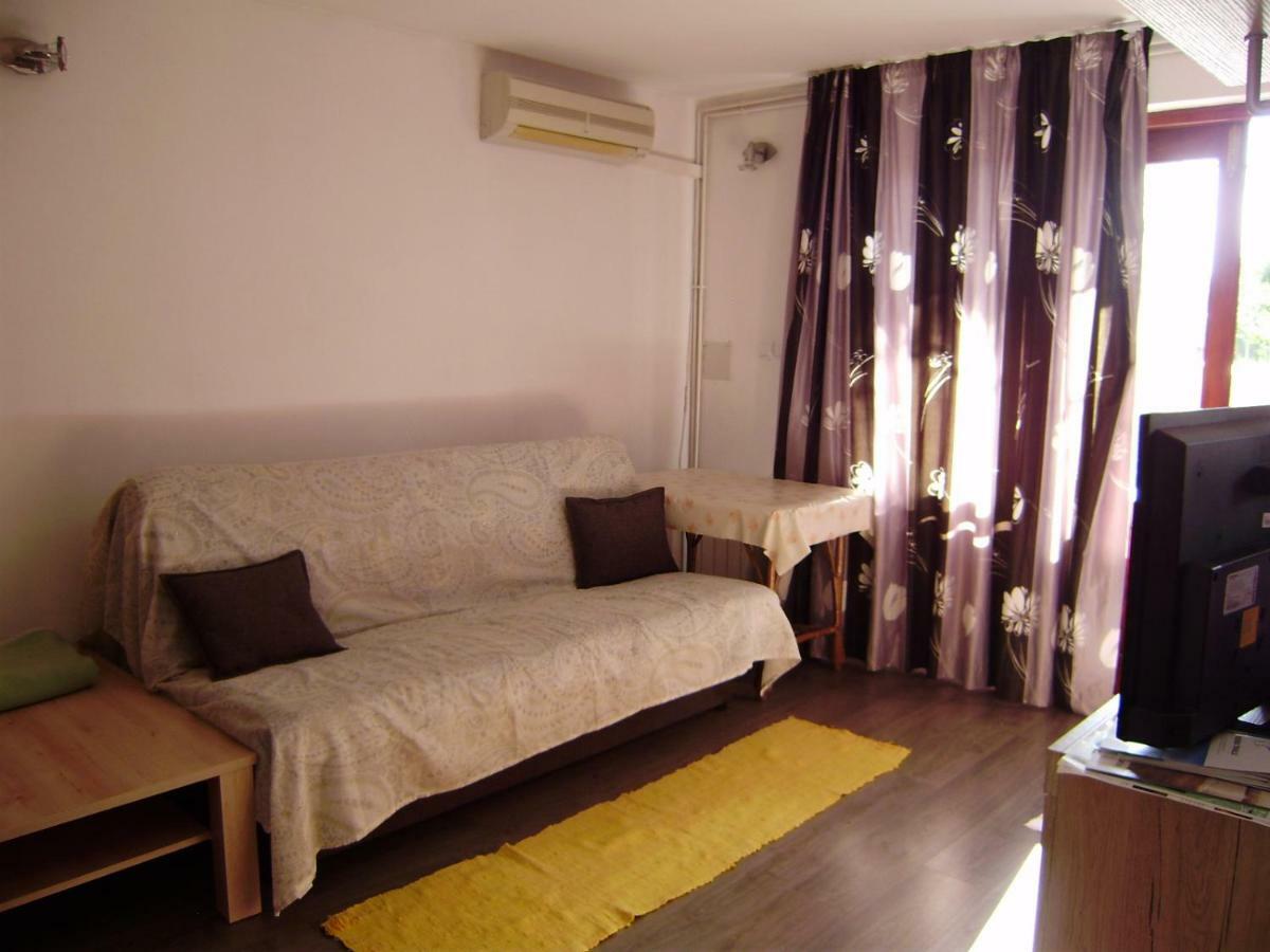 Apartment Carmen Cavle Bagian luar foto