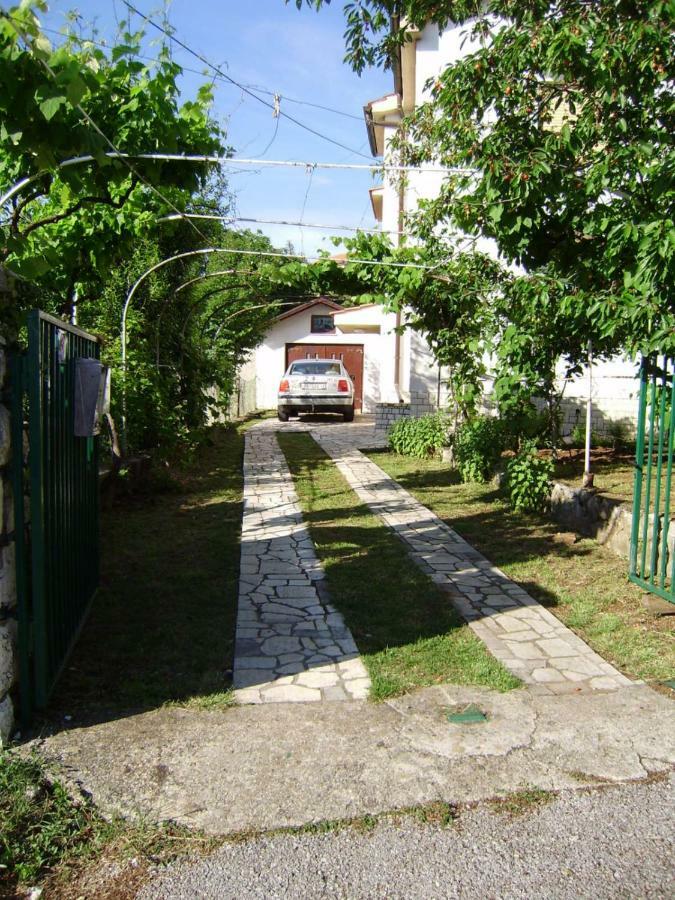 Apartment Carmen Cavle Bagian luar foto